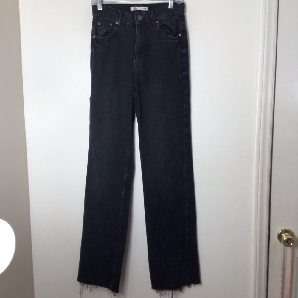 Zara jeans women 4 black denim 90’s full length distressed raw hem